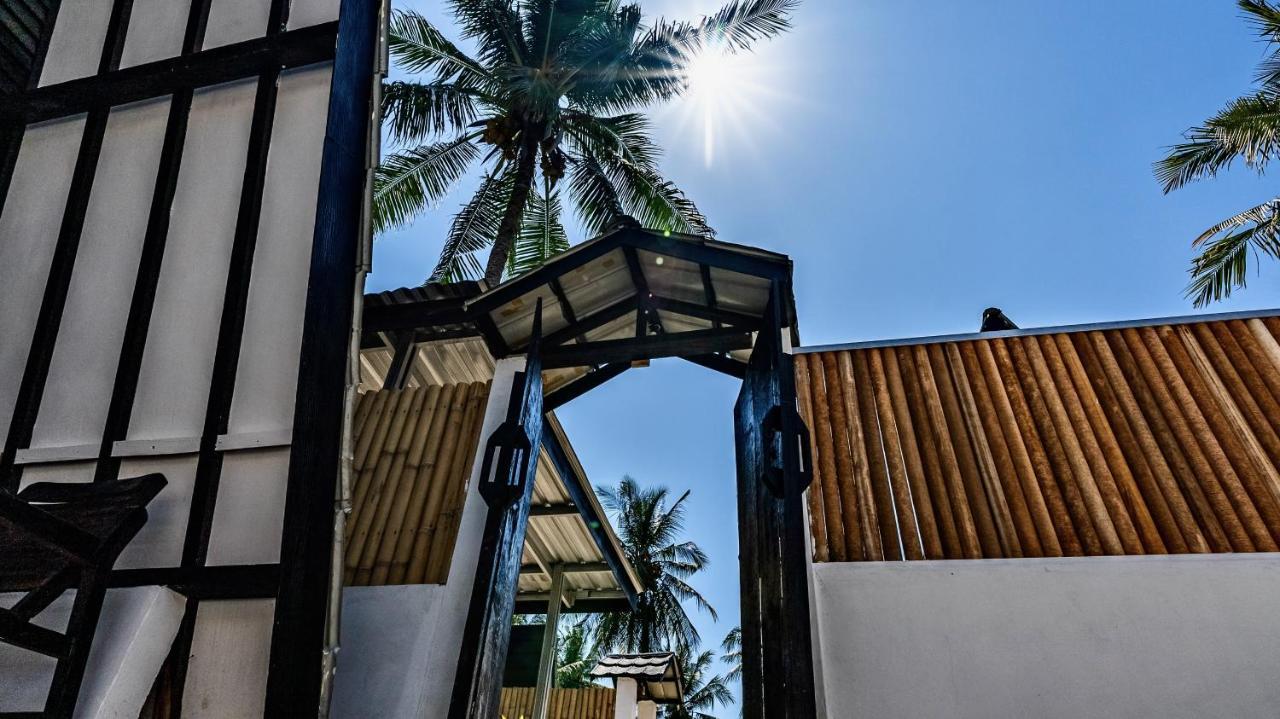 Sanctum Dive Bungalows With Private Pool Quần đảo Gili Ngoại thất bức ảnh