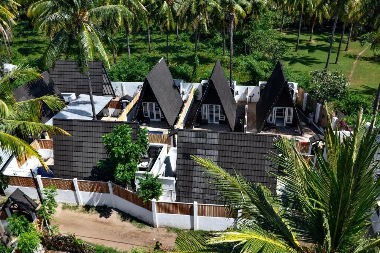 Sanctum Dive Bungalows With Private Pool Quần đảo Gili Ngoại thất bức ảnh